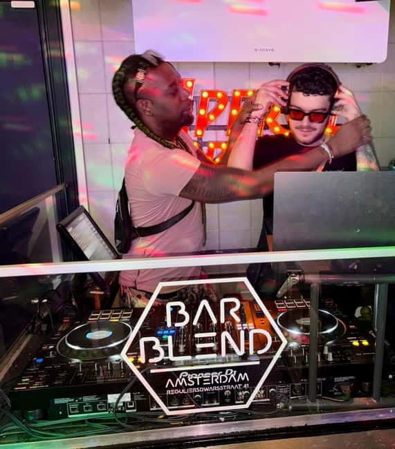 Rockstar for an hour: VIP DJ workshop in a real club - Performing in the DJ Booth and Taking Iconic Selfies