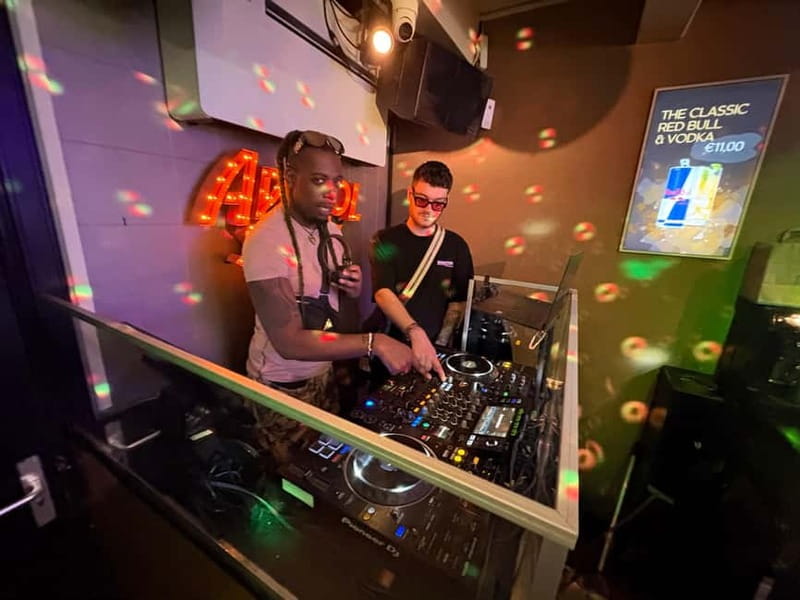 Rockstar for an hour: VIP DJ workshop in a real club - Small Group Size and Multilingual Guidance