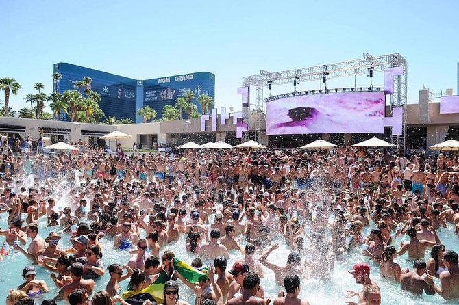 Rockstar Pool Party Crawl w/ VIP Entry & Party Bus Ride - Who Will Love This Pool Party Crawl?