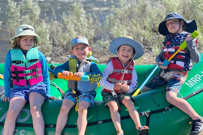 Rogue River Half Day Rafting Trip and Hellgate Canyon - Group Size and Atmosphere