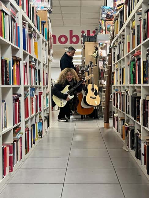 Roma: Vintage and Second-hand Shopping Tour - Key Points