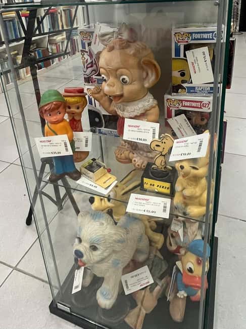 Roma: Vintage and Second-hand Shopping Tour - The Guide: Emma’s Expertise and Passion for Thrifting