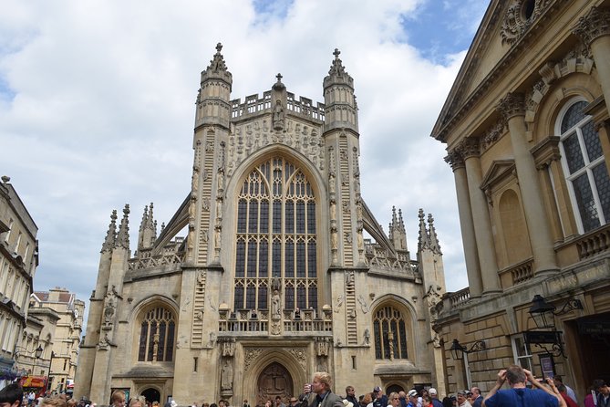 Roman Baths and Bath City Walking Tour - Tour Timing, Group Size, and Physical Requirements