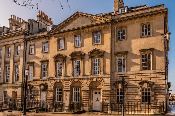 Roman Baths and Bath City Walking Tour - The Role of the Guide in Bringing Bath to Life