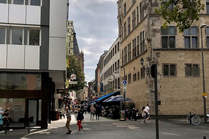 Roman Cologne: A Self-Guided Audio Tour - Visiting the Largest Roman Palace: The Praetorium