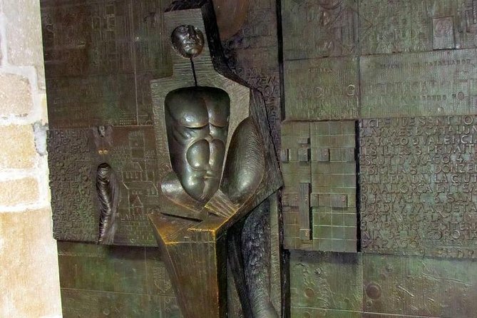 Roman & Gotic & Gaudi in Barcelona: private walking tour - Ideal for History Enthusiasts and Culture Seekers