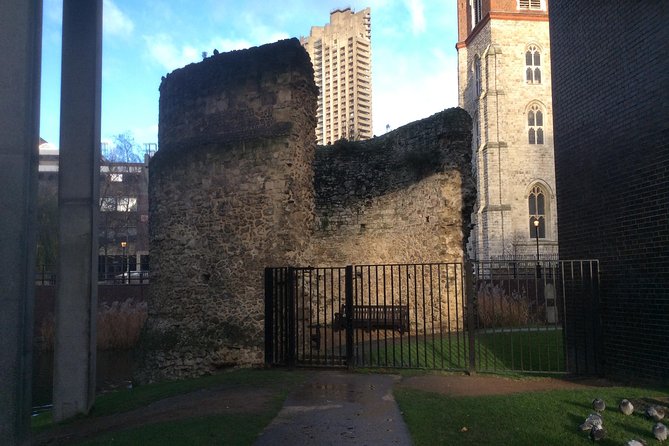 Roman London Private Walking Tour - The Final Stops: The Great Fire Monument and the Gherkin
