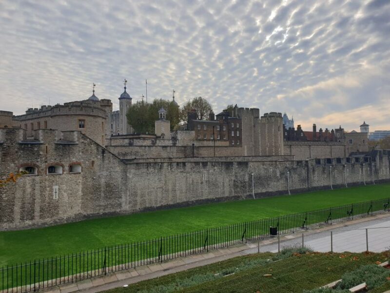 Roman Ruins to Blitz Bombings: London's Fiery History - Visiting the Roman Wall of Londinium