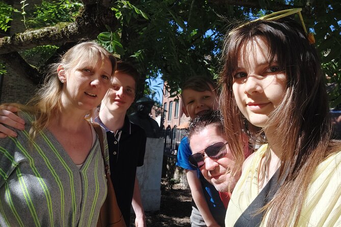 Romantic Bruges: Love Between the Canals Exploration Game - Cultural and Historic Highlights at Old St. Johns Hospital and the Beguinage