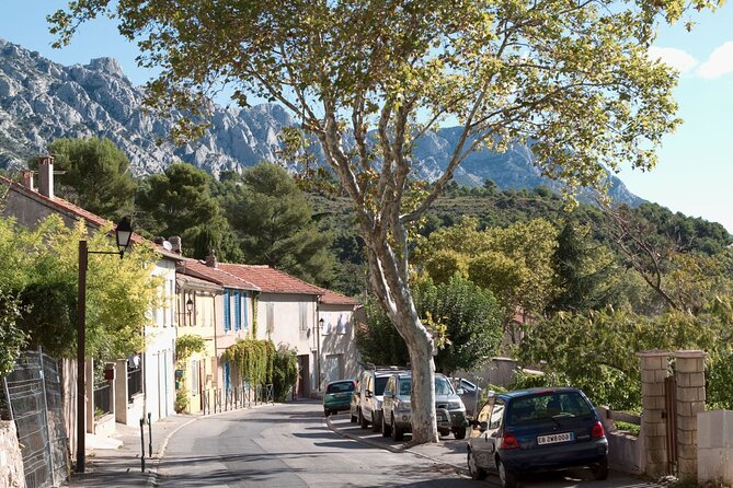 Romantic Couple's Day to Relax in Provence off the beaten path - Exploring Puyloubier Village and Wineries
