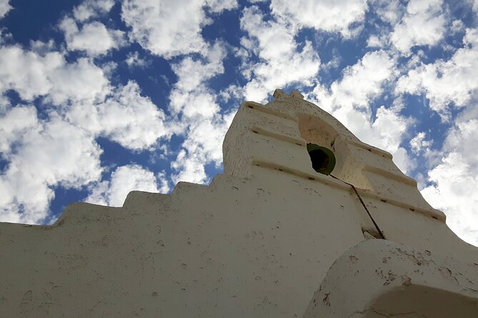 Romantic Cycling Tour with Private Picnic at the beach - Starting the Tour at Maou Vineyard in Ano Mera