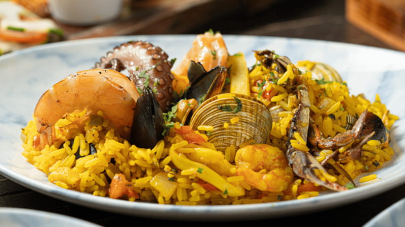 Romantic dinner in front of the sea - Who Will Enjoy This Experience Most