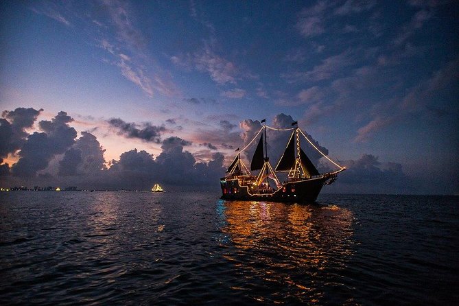 Romantic Dinner on a Spanish Galeon in Cancun - What Makes the Dinner on the Galleon Special?
