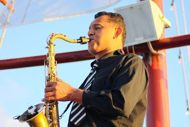 Romantic Lobster Dinner Cruise at Sunset - Open Bar and Cocktails for a Festive Atmosphere