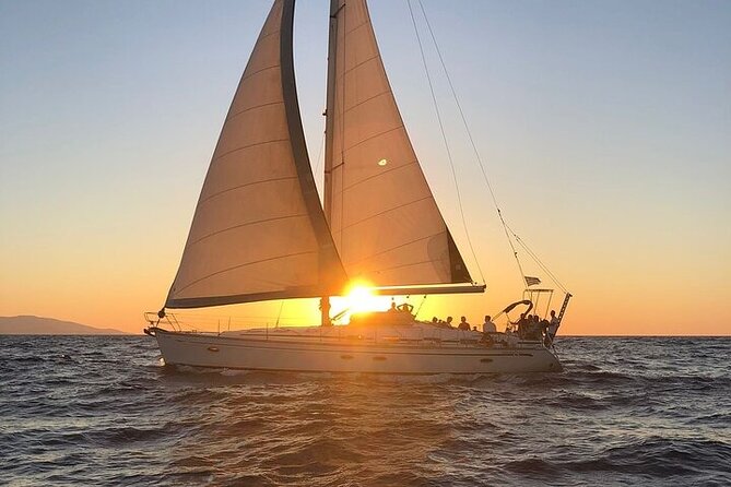 Romantic Luxury Sunset sailing - Included Amenities: Snacks, Beverages, and Comfort