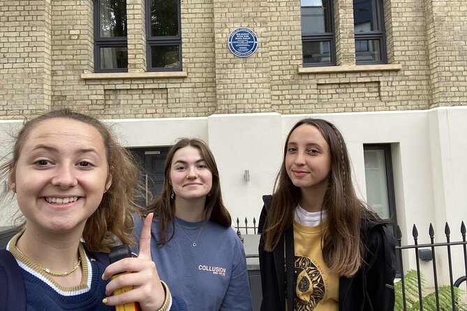 Romantic Notting Hill: Self-Guided Love Story Puzzle Walk - Walking Through All Saints Road and St Lukes Mews