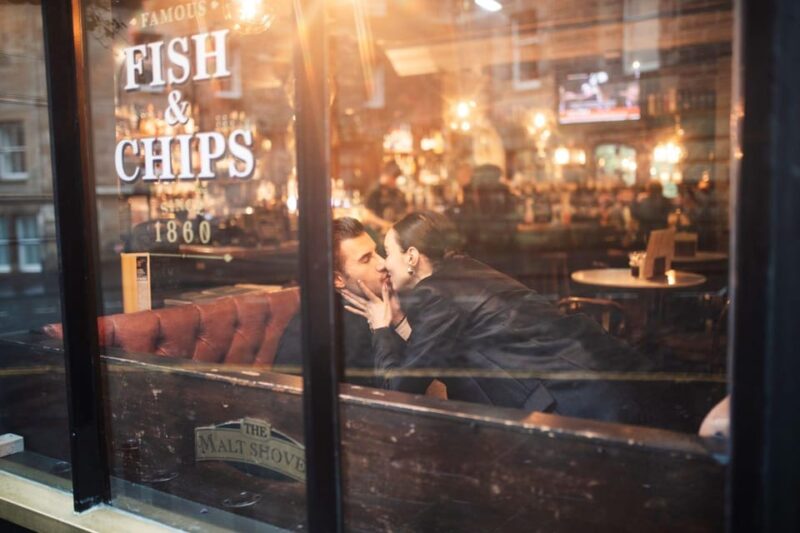 Romantic Photoshoot Experience for Couples in Edinburgh - Explore Edinburgh’s Romantic Old Town with a Private Photoshoot