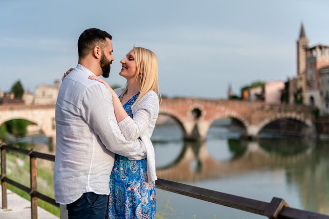 Romantic Photoshooting in Verona - Photos by Ponte Pietra and the Roman Theatre