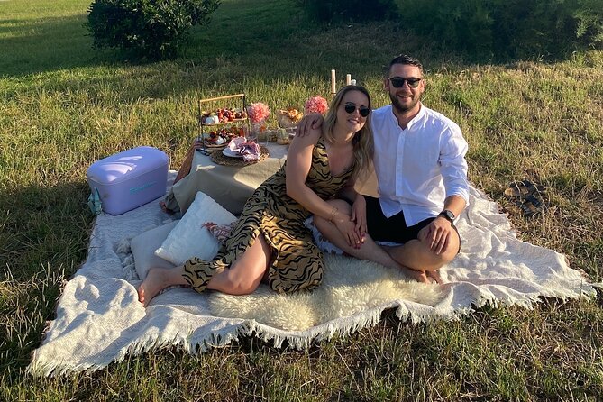 Romantic Picnic - The Guide and Service Experience