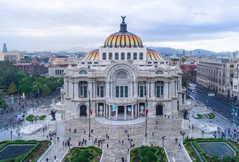 Romantic Private Walking Tour in Mexico City - Admiring the Torre Latinoamericana from Afar