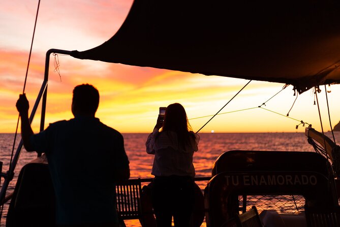 Romantic Sailboat Sunset: Live Music, Premium Bar & Dinner -Cabos - Food and Drink on the Water: Gourmet Dinner and Premium Bar