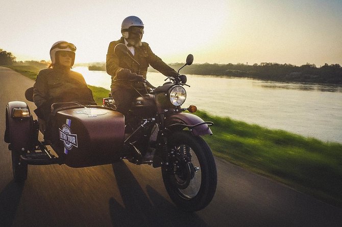 Romantic Tour By Night - The Vintage Sidecar: Comfort and Charm