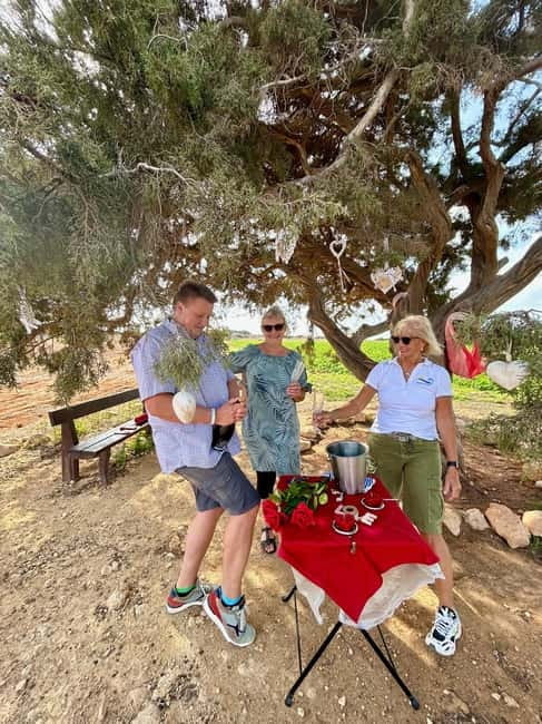 Romantic tour for lovers, couples or friends - The Legend of the Tree of Lovers and a Romantic Ceremony