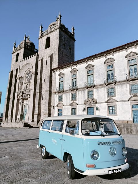 Romantic Tour on a Luxury Sailboat with Vintage Transfer 4H - Key Points