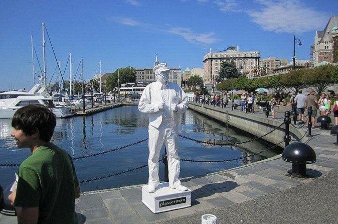 Romantic Victoria and Butchart Gardens Explorer Private Tour - Victoria’s Chinatown: Canadas Oldest Chinese Quarter