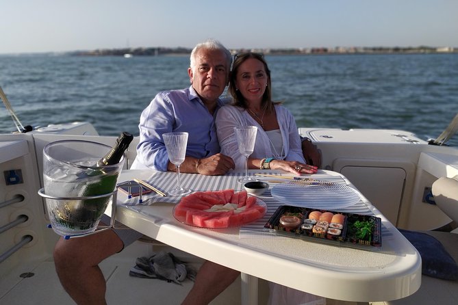 Romantic walk in the Bay of Cadiz - Romantic Walk in the Bay of Cádiz: An Intimate Sunset Cruise