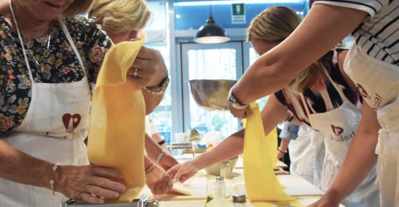 Rome: 1 Hour Pasta Making Class - Crafting Fettuccine from Scratch: Step-by-Step Guidance