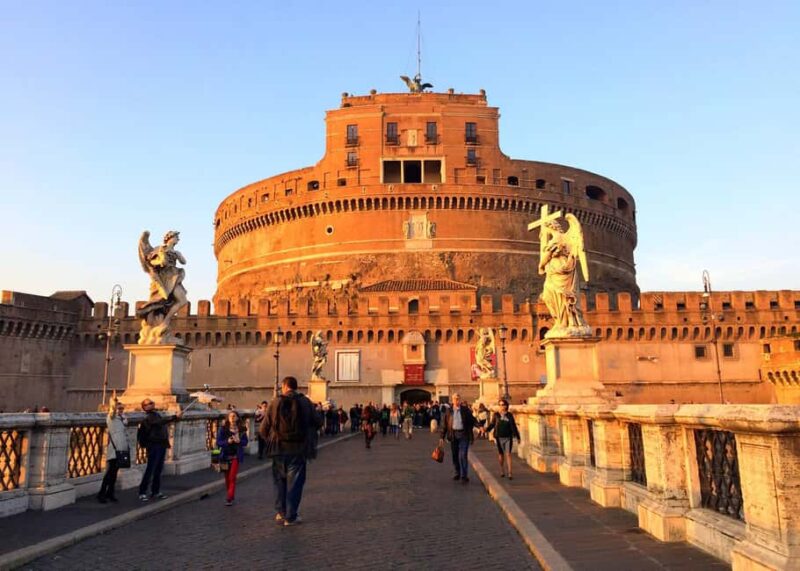 Rome After Dark: Ghosts & Medieval Backstreets Tour - The Childhood of a Notorious Roman Executioner