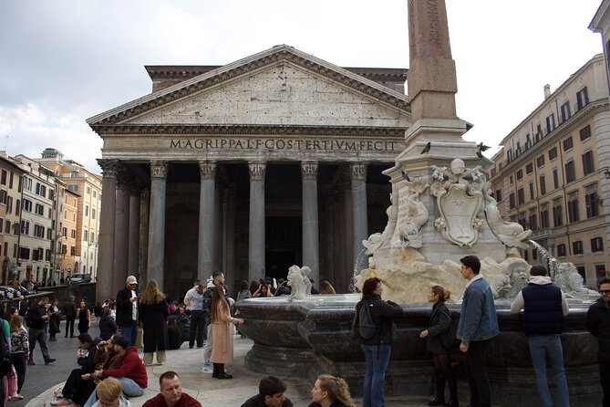 Rome at Night: Small-Group Walking Tour in English or Spanish - Practical Details: Meeting Point, Duration, and Group Size