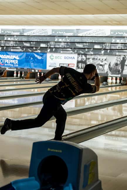 Rome: Bowling Experience with Food Tasting and Arcade Games - Key Points