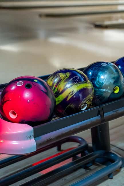 Rome: Bowling Experience with Food Tasting and Arcade Games - How the Bowling Session Unfolds in Rome