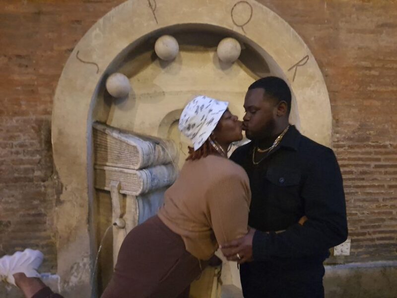 Rome by Night: City Center Lights and Wonders Guided Tour - The Atmosphere of Rome at Night