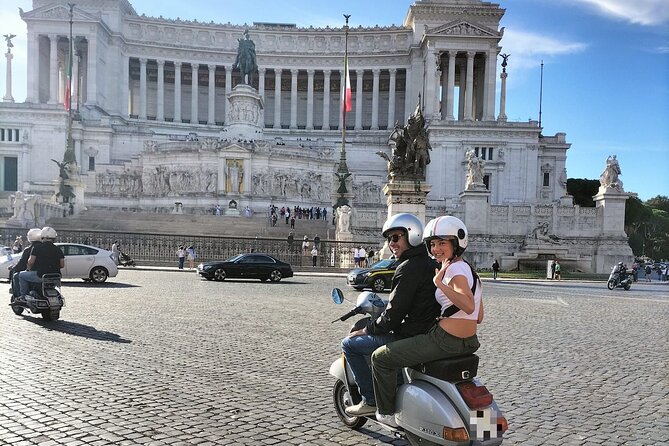 Rome by Vespa: Classic Rome Tour with Pick up - The Guides and Drivers’ Expertise