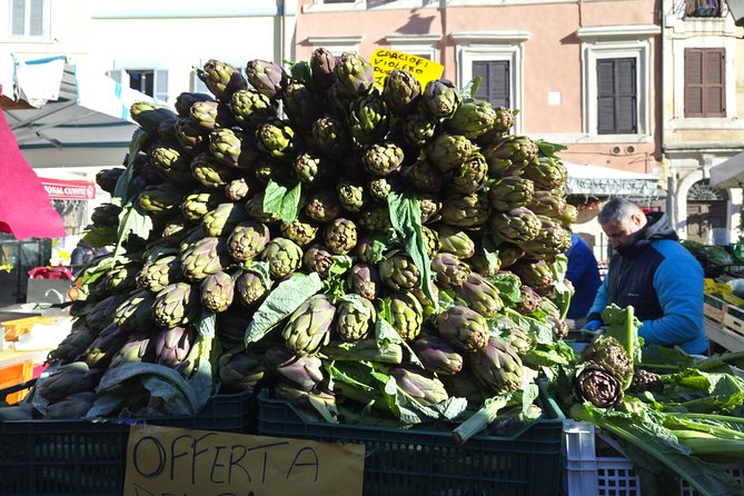 Rome Campo de Fiori and Jewish Ghetto Street Food Tour - Walking Through the Jewish Ghettos Rich Food Heritage