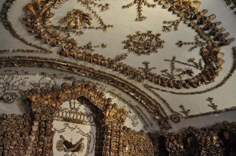 Rome: Capuchin Crypts Express Tour - The Guides Role in Elevating the Experience