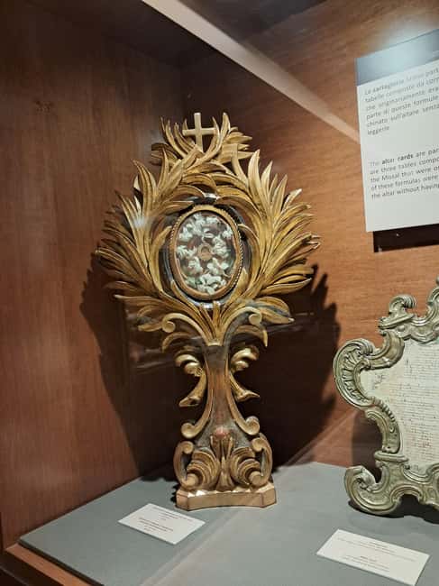 Rome: Capuchin Crypts ticket entrance with audio guide - Artistic and Religious Symbols in the Crypts