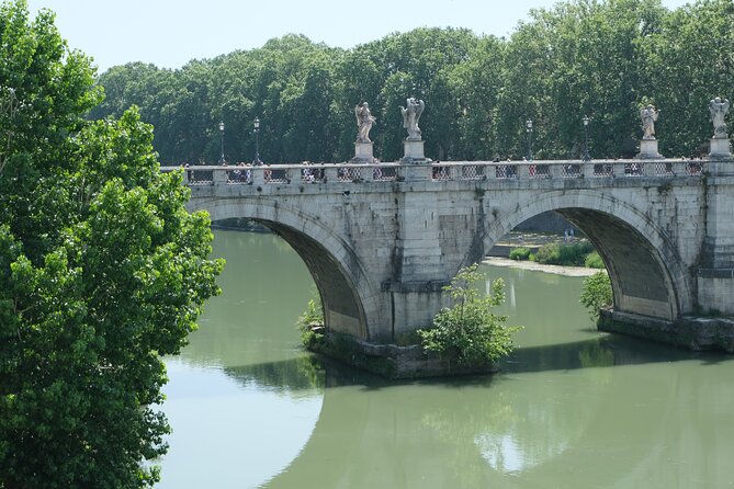 Rome: Castel Sant'Angelo Skip-the-Line Tickets & Express Tour - The Guide’s Role in Enhancing the Experience