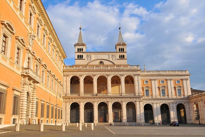 Rome: Catacombs and Basilicas with Holy Stairs Tour - Discovering the Catacombs of Saint Callixtus