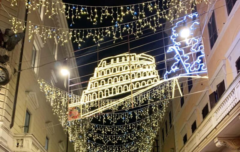 Rome: Christmas Walking Tour with Hot Drink and Sweet - Key Points