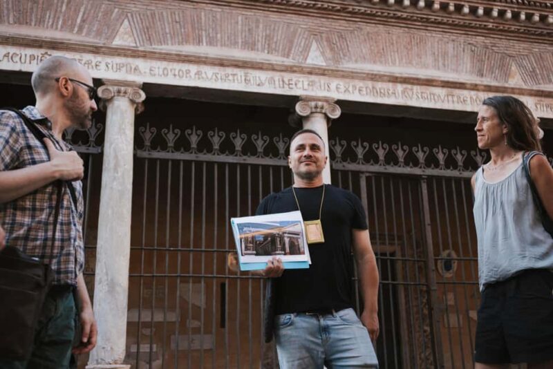 Rome: Cleopatra & Women of Ancient Rome Walking Tour - Guide’s Storytelling Style and Experience