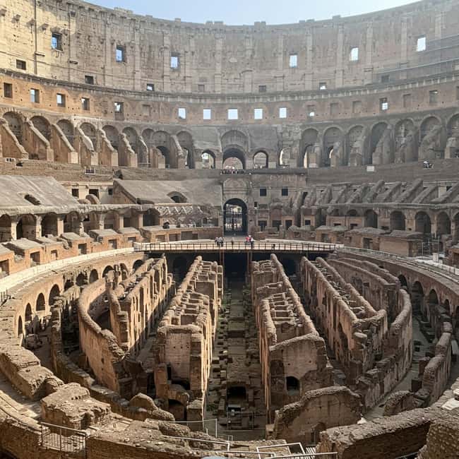 Rome: Colosseum and Ancient Rome Guided Walking Tour - The Experience of the Guides: Knowledge and Engagement