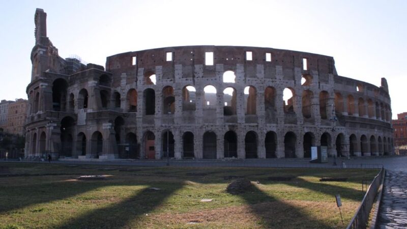 Rome: Colosseum Express Tour with Forum and Palatine Access - Guide Expertise and Tour Atmosphere
