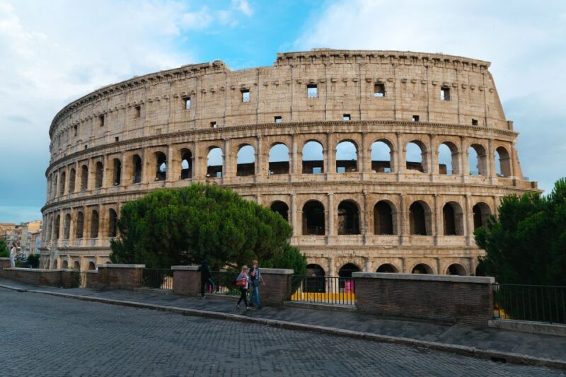 Rome: Colosseum Express Tour with Forum and Palatine Access - Suitability and Accessibility