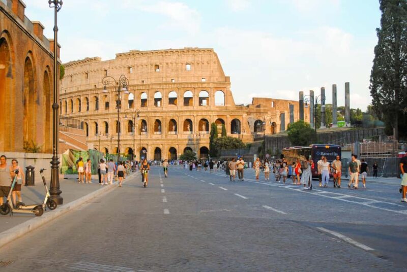 Rome: Colosseum Exterior Walk with Souvenir Video & Photos - Customizable Photo Packages and Optional Add-Ons