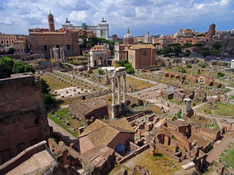 Rome: Colosseum Guided Tour with Roman Forum Entry - The Knowledgeable Guides and Their Impact