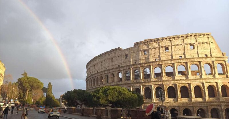 Rome: Colosseum, Palatine Hill, & Roman Forum Walking Tour - The Role of the Guide and Tour Pacing
